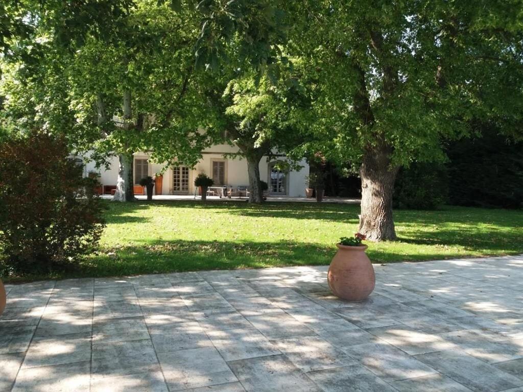 Mas Des Becasses, En Provence - 22 Personnes Villa Arles Dış mekan fotoğraf